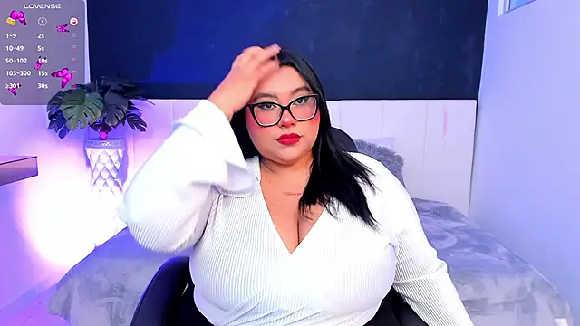 Snapshot of tifanny_bigboobs11 chatting on June 9, 11:11 am tifanny bigboobs11 online show from June 9, 11:11 am