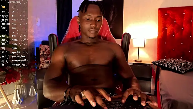 DannSmmith online show from November 3, 3:52 am