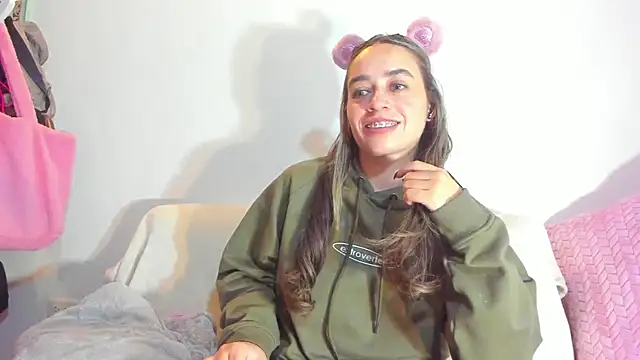 Snapshot of Natalia_Suarez chatting on October 11, 1:05 am Natalia Suarez online show from October 11, 1:05 am