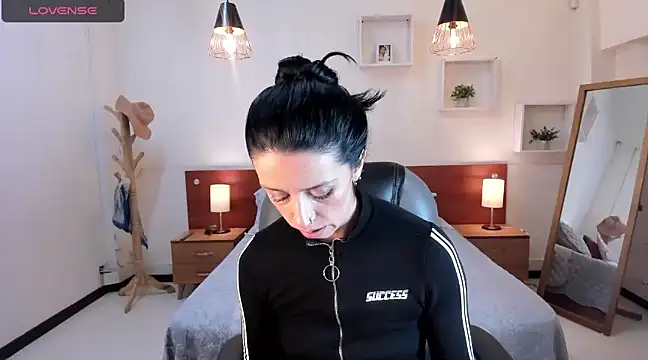 Kristen Garner online show from December 20, 12:19 am