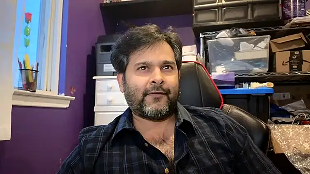 Sakhtlaundaz online show from January 8, 9:50 pm