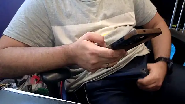 Sakhtlaundaz online show from April 3, 7:12 pm