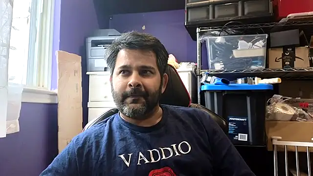 Sakhtlaundaz online show from April 6, 8:10 pm