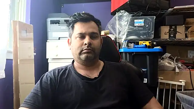 Snapshot of Sakhtlaundaz chatting on May 15, 1:18 pm Sakhtlaundaz online show from May 15, 1:18 pm