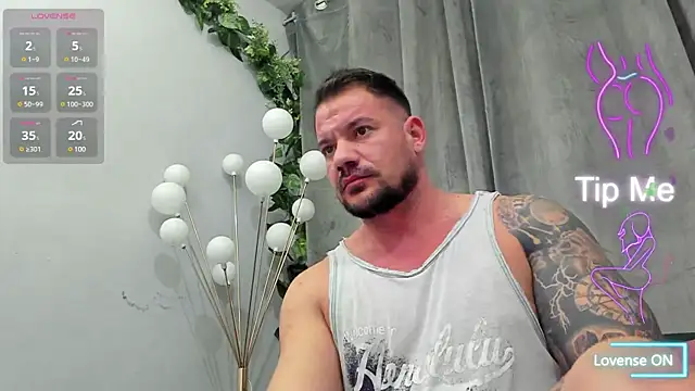 musclemonster31 online show from March 8, 6:10 am