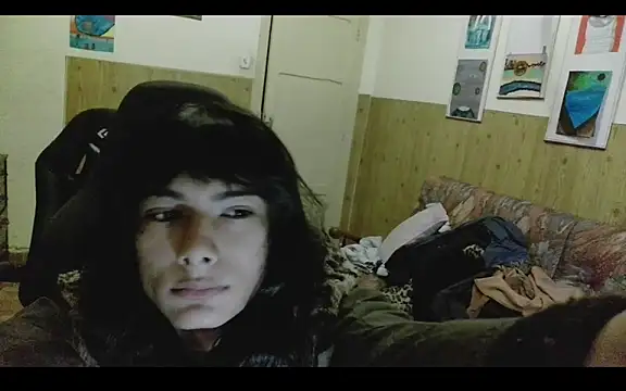 Snapshot of calliemaggotbone chatting on December 14, 1:16 pm calliemaggotbone online show from December 14, 1:16 pm