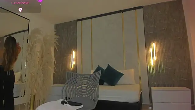 riley sierra online show from March 5, 12:34 pm