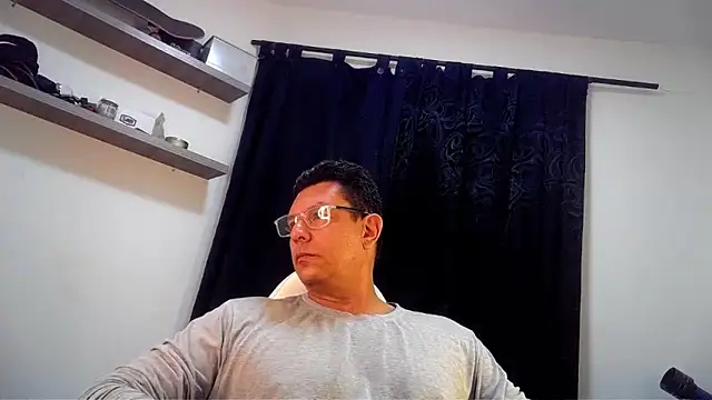 pedropicapi online show from April 28, 3:11 am