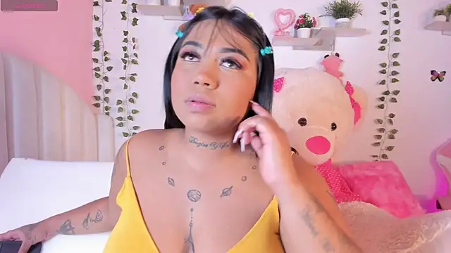 Emily restrepo online show from April 10, 4:06 am