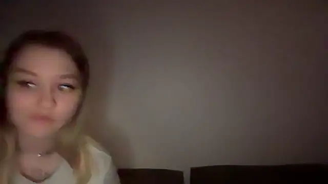 Snapshot of Isabel-Bailey chatting on December 27, 11:10 pm Isabel-Bailey online show from December 27, 11:10 pm