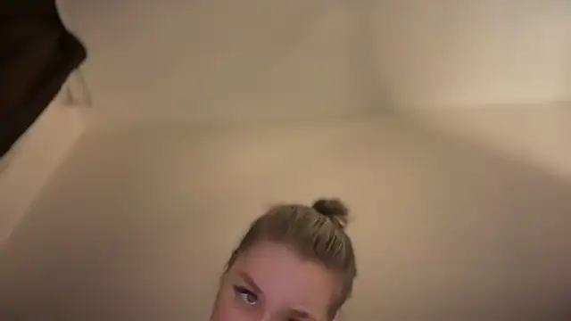 Snapshot of Isabel-Bailey chatting on January 3, 9:57 pm Isabel-Bailey online show from January 3, 9:57 pm