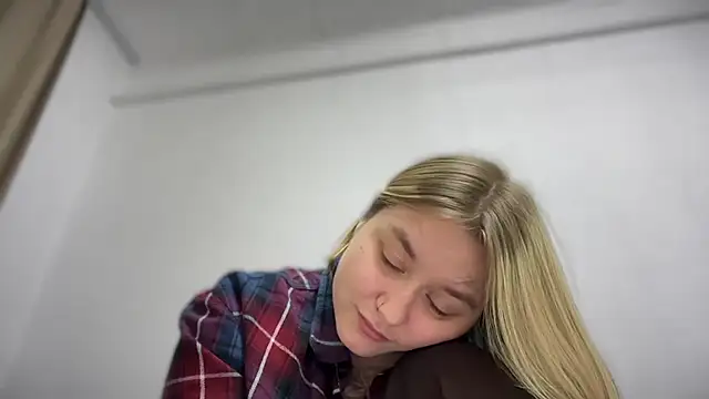 Snapshot of Isabel-Bailey chatting on October 4, 8:40 pm Isabel-Bailey online show from October 4, 8:40 pm