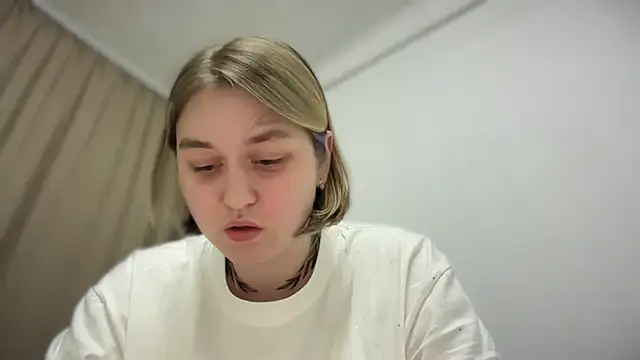 Snapshot of Isabel-Bailey chatting on October 8, 9:01 pm Isabel-Bailey online show from October 8, 9:01 pm