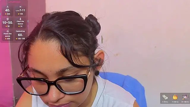 Cuteprincess21 online show from October 17, 11:40 pm