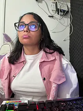 Cuteprincess21 online show from February 21, 11:50 pm