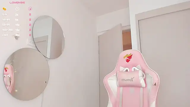 Snapshot of mia_yourmommy chatting on March 21, 1:56 am mia yourmommy online show from March 21, 1:56 am