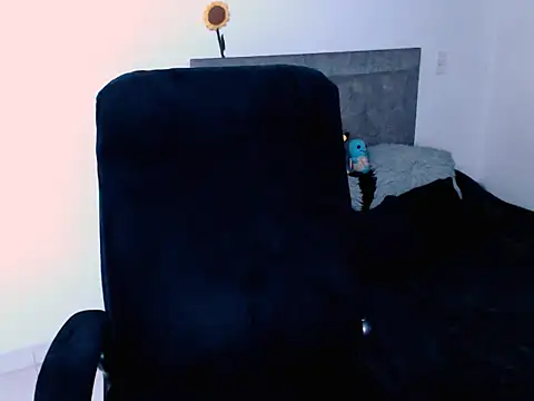 Snapshot of diana__34 chatting on April 30, 11:53 pm diana 34 online show from April 30, 11:53 pm