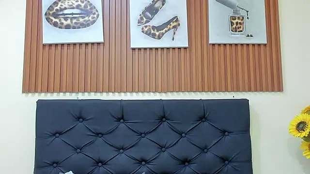 Snapshot of Cristale69 chatting on February 28, 6:53 pm Cristale69 online show from February 28, 6:53 pm