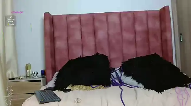 Snapshot of jolie_colette chatting on February 26, 11:26 pm jolie colette online show from February 26, 11:26 pm