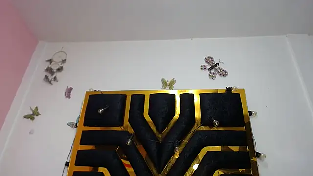 Helennahot online show from January 19, 1:55 pm