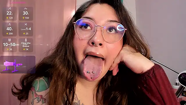 chubby vanniie  online show from April 2, 8:17 pm