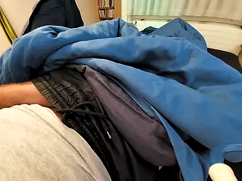 Snapshot of Ettarak chatting on December 25, 8:50 pm Ettarak online show from December 25, 8:50 pm