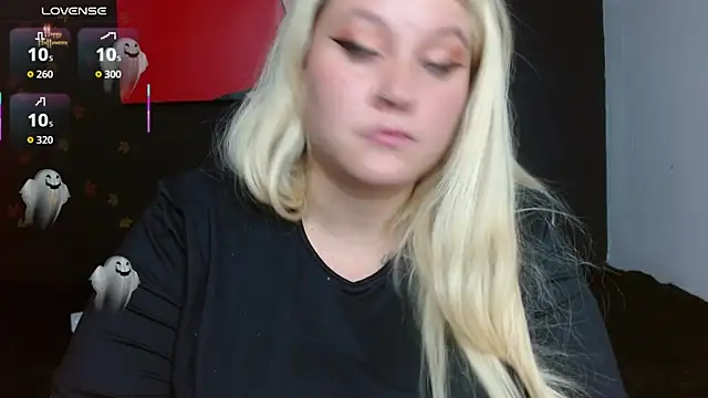 Snapshot of miley_jensen chatting on October 30, 10:10 pm miley jensen online show from October 30, 10:10 pm