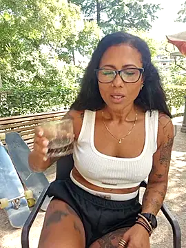 Snapshot of Allana_Squirt chatting on September 9, 11:10 am Allana Squirt online show from September 9, 11:10 am