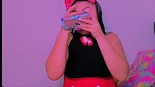 Snapshot of KathieBurning chatting on December 6, 4:38 pm KathieBurning online show from December 6, 4:38 pm