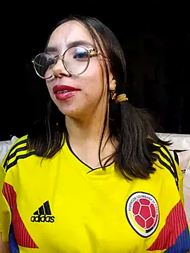 Snapshot of valentina_swallow chatting on June 18, 4:46 am valentina swallow online show from June 18, 4:46 am
