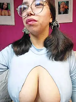 Snapshot of valentina_swallow chatting on July 16, 4:40 am valentina swallow online show from July 16, 4:40 am