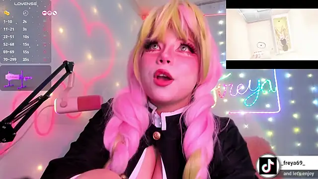 Sweet freya1 online show from March 21, 12:15 am