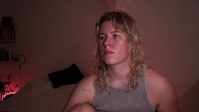 moonamii online show from October 24, 2:35 pm