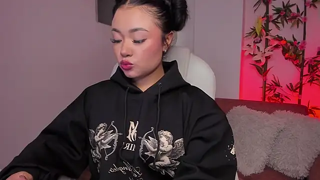 Snapshot of Lulu_Sakura_ chatting on January 30, 2:49 am Lulu Sakura online show from January 30, 2:49 am