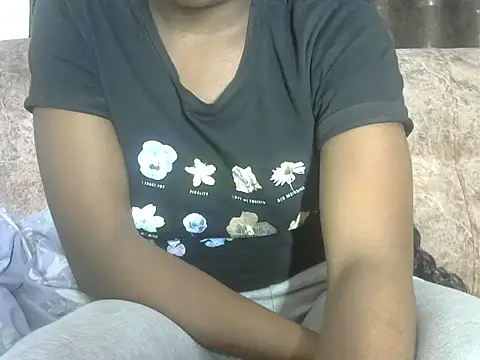 Snapshot of AurelAda chatting on September 17, 1:24 pm AurelAda online show from September 17, 1:24 pm