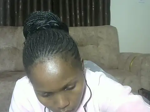 Snapshot of AurelAda chatting on October 10, 10:31 pm AurelAda online show from October 10, 10:31 pm