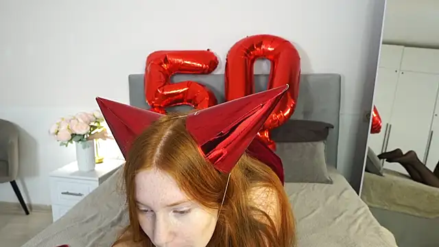 Snapshot of FiaMoor chatting on October 10, 12:15 pm FiaMoor online show from October 10, 12:15 pm