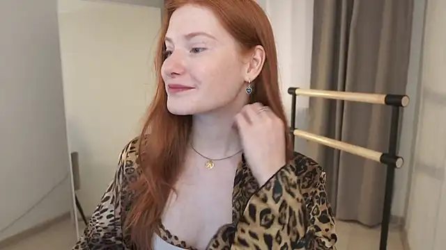 Snapshot of FiaMoor chatting on October 16, 12:06 pm FiaMoor online show from October 16, 12:06 pm