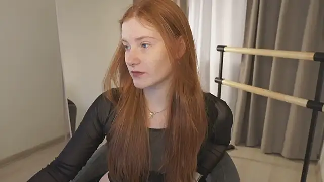 Snapshot of FiaMoor chatting on November 8, 11:32 am FiaMoor online show from November 8, 11:32 am