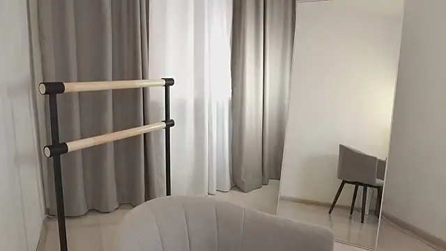 Snapshot of FiaMoor chatting on November 26, 9:43 am FiaMoor online show from November 26, 9:43 am