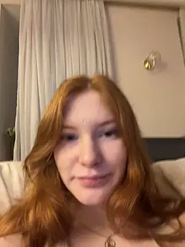 Snapshot of FiaMoor chatting on December 16, 7:30 pm FiaMoor online show from December 16, 7:30 pm