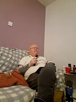 FriendlyDave online show from February 12, 9:33 pm