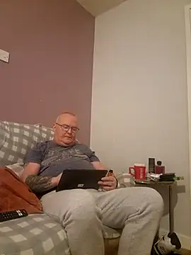 FriendlyDave online show from February 16, 10:54 pm