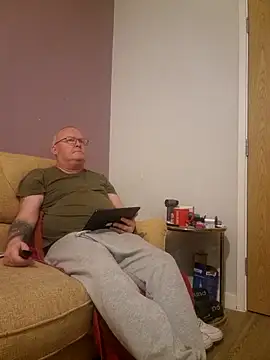 FriendlyDave online show from March 7, 11:38 pm