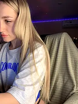 Snapshot of Good__Girl_ chatting on September 16, 10:38 am Good Girl online show from September 16, 10:38 am