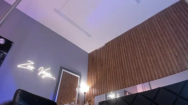 Snapshot of Zoevegass chatting on January 15, 5:05 pm Zoevegass online show from January 15, 5:05 pm