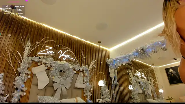 Snapshot of Zoevegass chatting on November 25, 5:02 pm Zoevegass online show from November 25, 5:02 pm