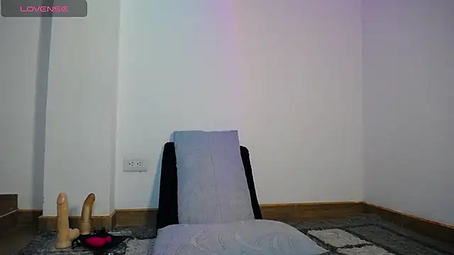 Snapshot of monkeywillwhite chatting on January 8, 12:47 pm monkeywillwhite online show from January 8, 12:47 pm