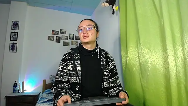 Snapshot of monkeywillwhite chatting on November 2, 2:03 am monkeywillwhite online show from November 2, 2:03 am