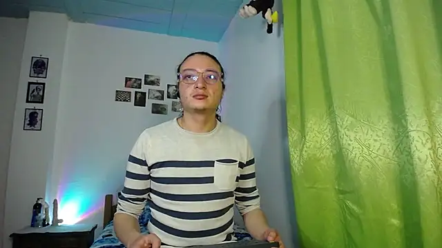 Snapshot of monkeywillwhite chatting on November 6, 2:12 am monkeywillwhite online show from November 6, 2:12 am